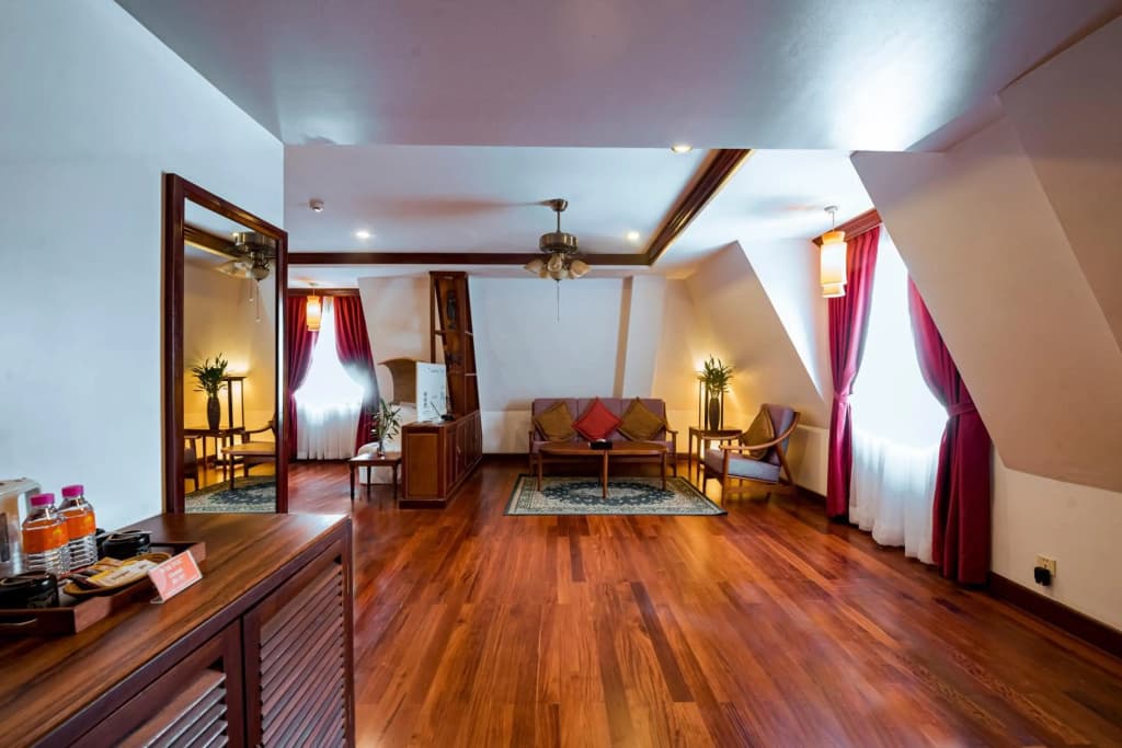 The Suite By Royal Crown Hotel - photo 39