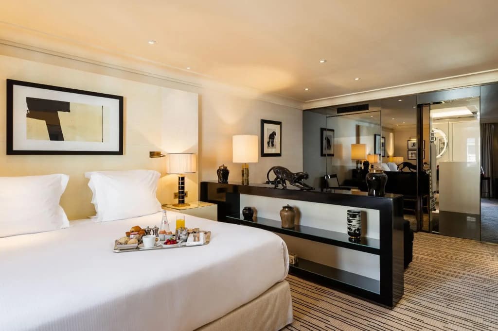 Hôtel Montaigne - photo 21