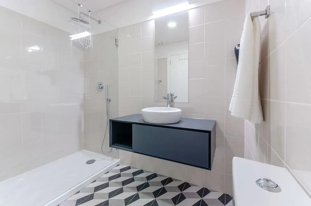 NLC Rooms & Suites - photo 6