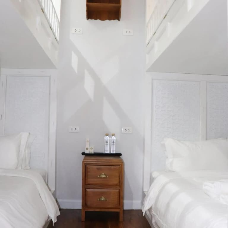 Lanna Oriental Hotel - photo 49