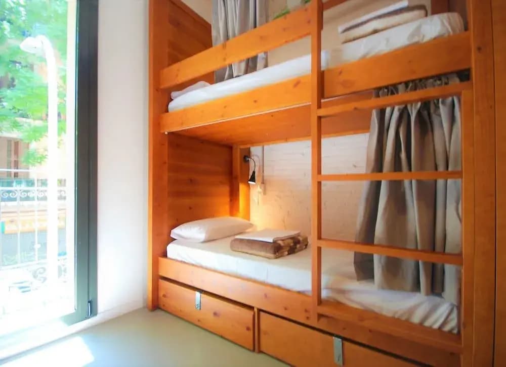 Ten To Go Hostel - photo 5
