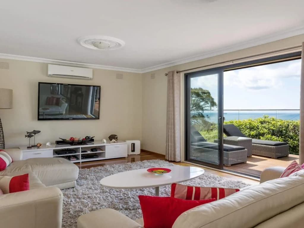 Poolside Getaway Dromana - photo 1