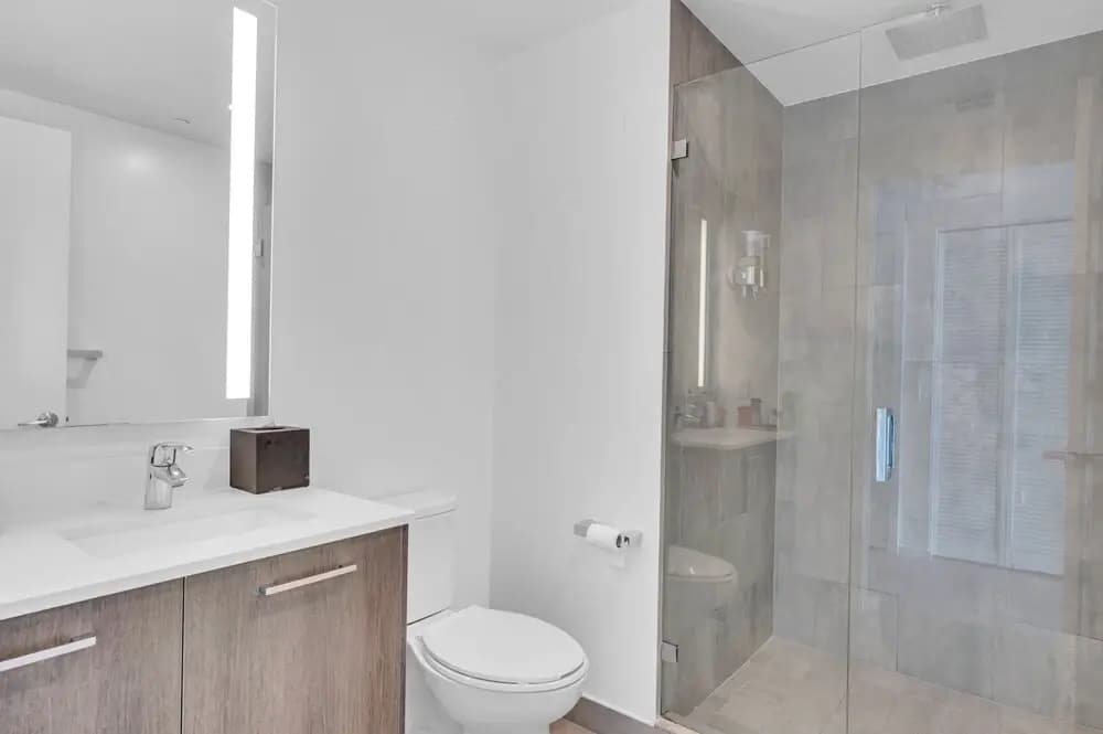 Spacious Apartment with City View - photo 6