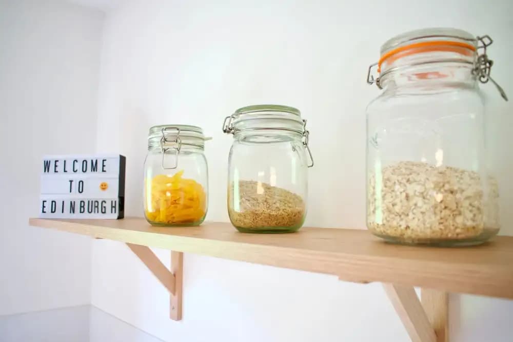 Modern 2 Bedroom Ground Floor Flat with Parking - photo 8