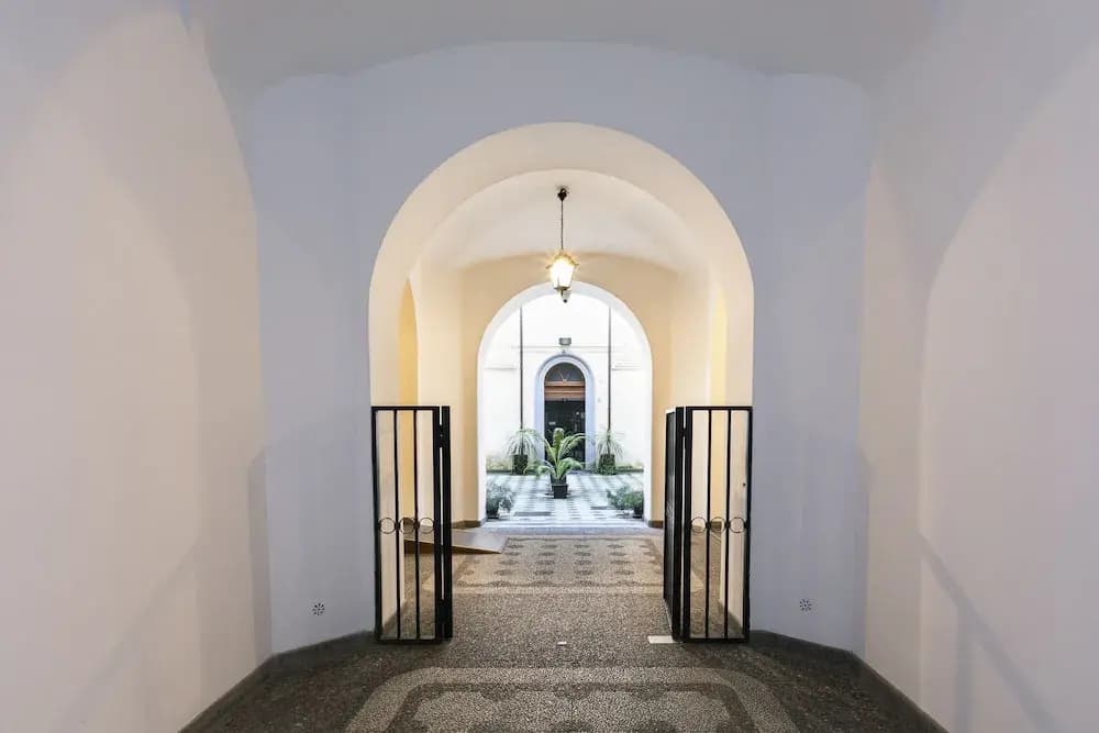 Sonder - Colosseum Apartment - photo 4