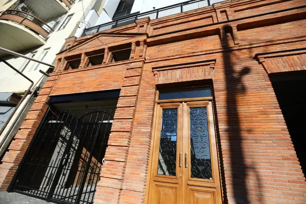 Brick House II - main photo