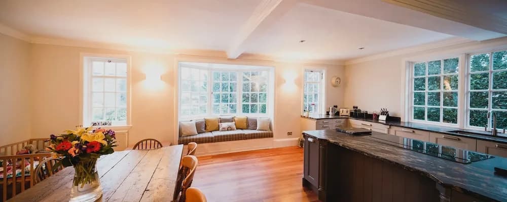 Beautiful 3 Bedroom Georgian Townhouse With Parking - photo 10