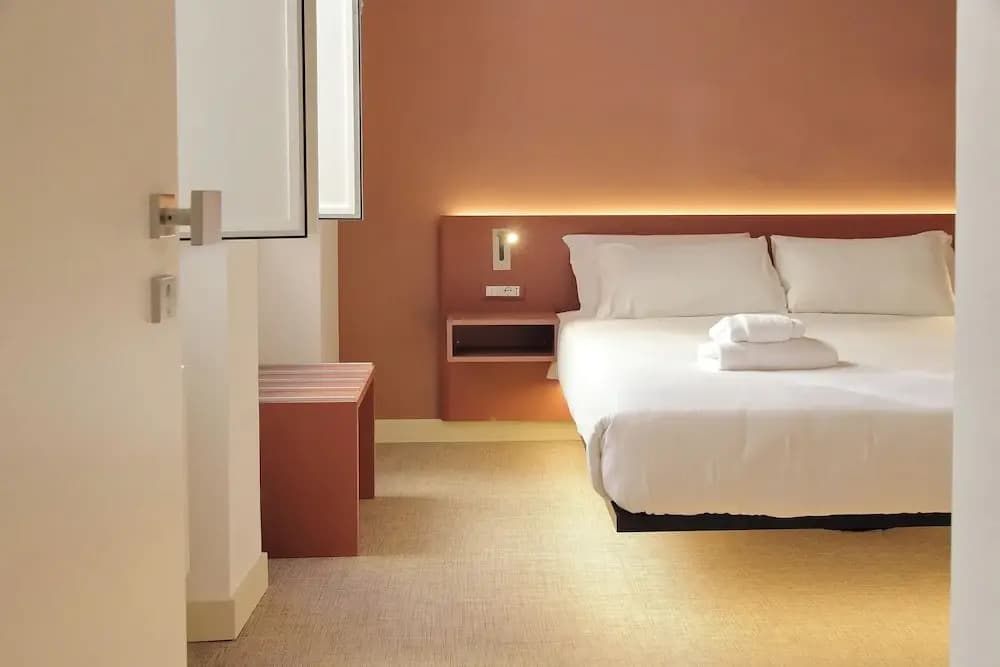 Velvet Inn - photo 3