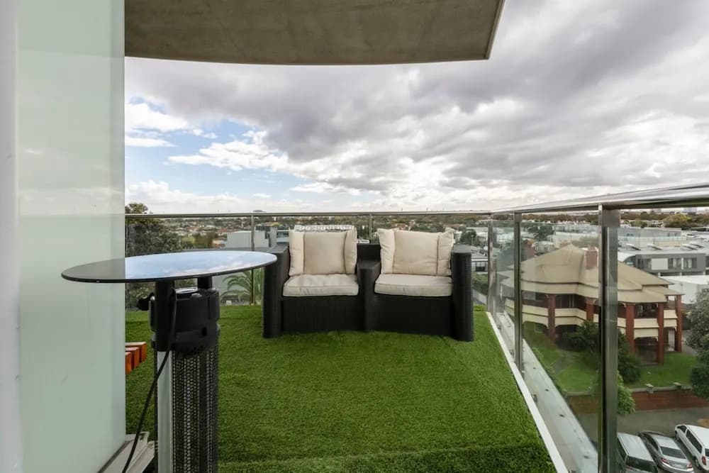 Stunning View 2-bed in Port Melbourne w/ Parking - photo 28