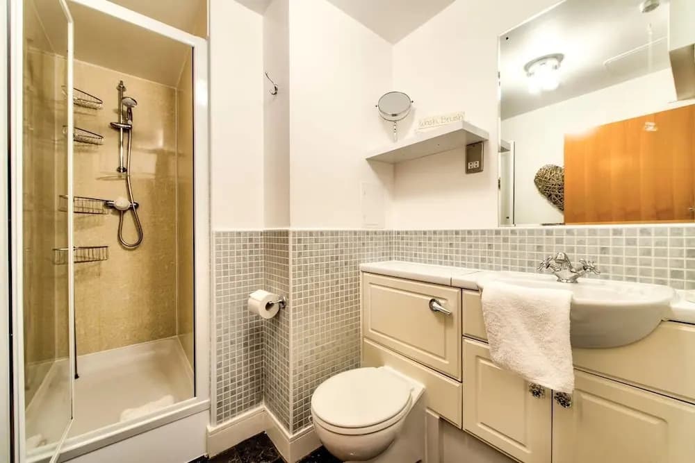 Modern 3 Bed/2bath City Centre Apartment - photo 7