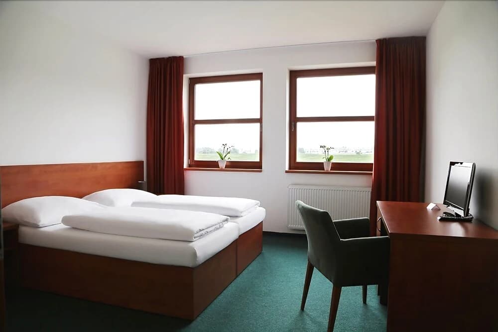Sporthotel Hostivice - photo 7