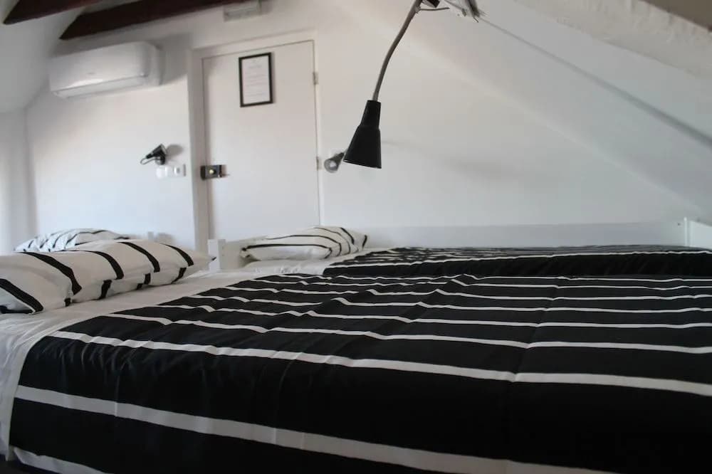 Surf in Chiado Hostel - main photo