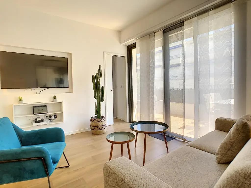 Nestor&Jeeves - REINE MARIE TERRASSE - Central - Very close sea - Top floor - photo 7