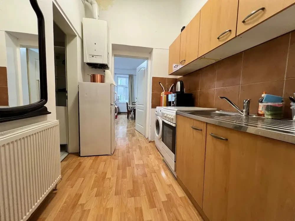 Cozy 2BR Apartment Near Danube River - photo 5