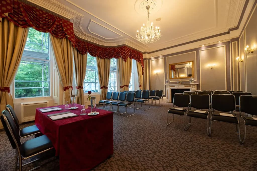 Gem Strathmore Hotel - photo 16