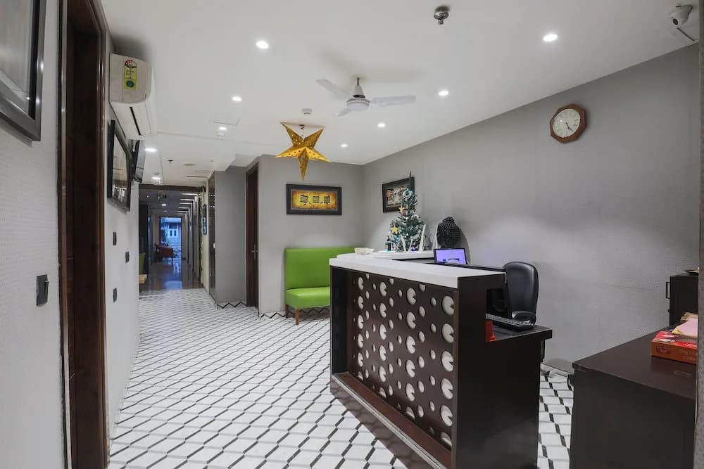 Hotel Blue Stone - Nehru Place - photo 15