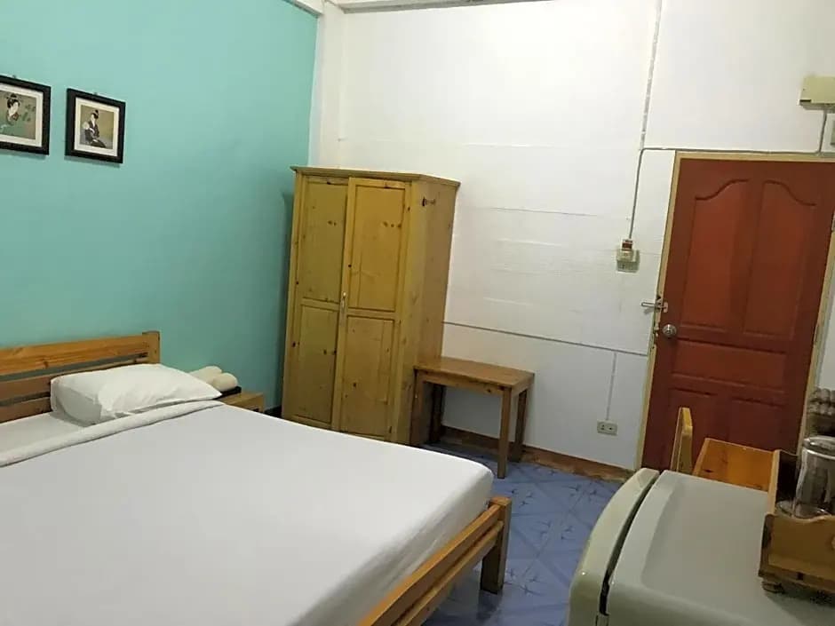 Apinya Court - photo 3