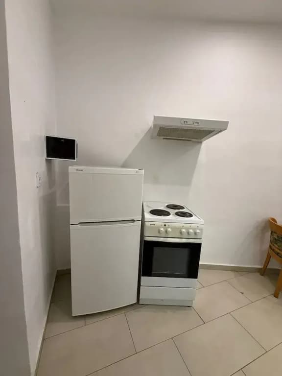 Budget 1BR Apt Close to Westbahnhof - photo 11
