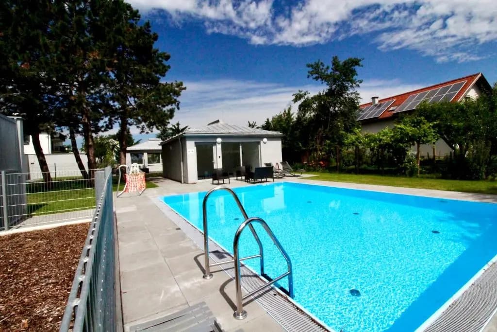 Maureen Lovely 2 Bedroom Unit with Community Pool - photo 11