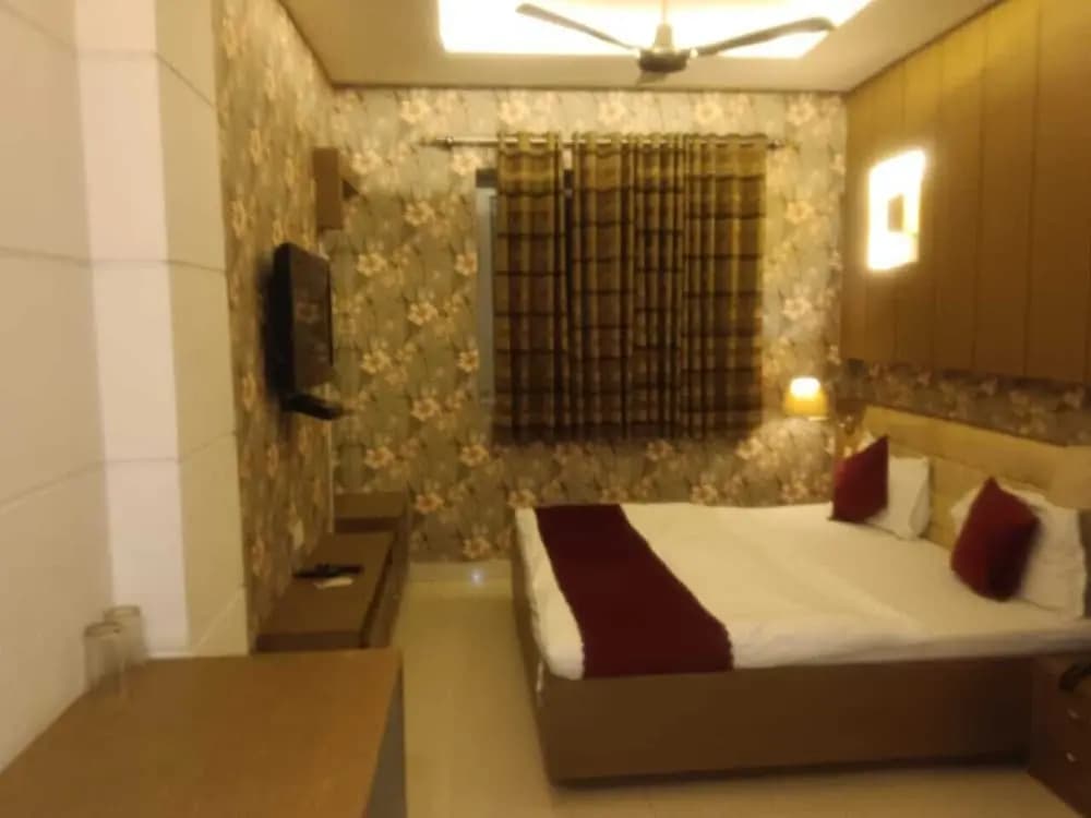 Hotel Arina Inn - photo 3