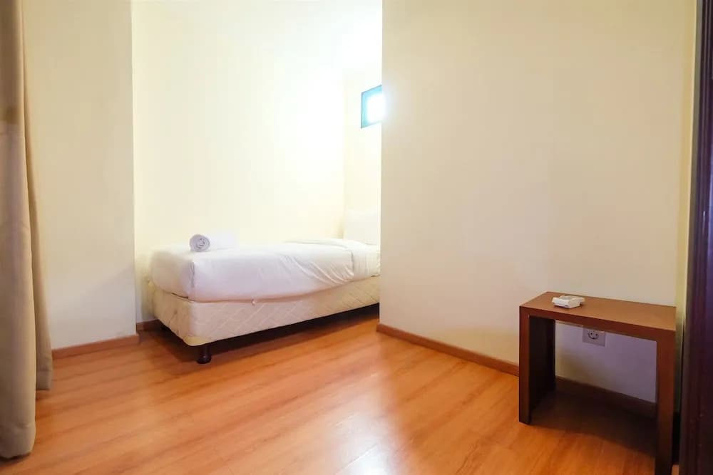 Spacious Riverside Pluit Apartment - photo 4