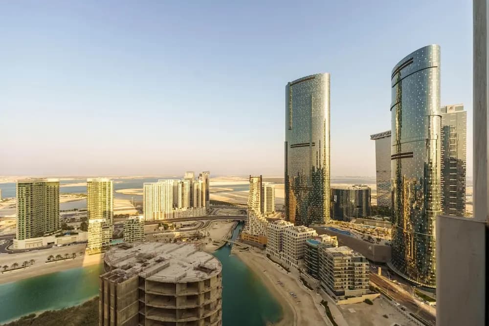 Elegant Panoramic Sea View Apt on Al Reem Island - photo 13