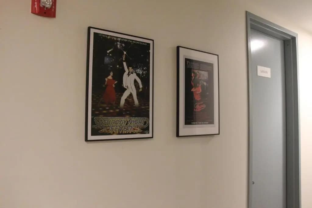 Jazz on Columbus Circle Hostel - photo 9