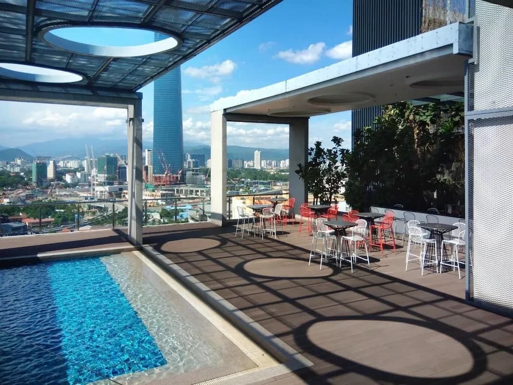 Breathtaking Infinity Pool Studio in Bukit Bintang - photo 10