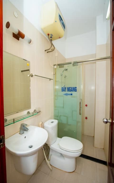 Ho Sen Xanh Hotel - photo 9