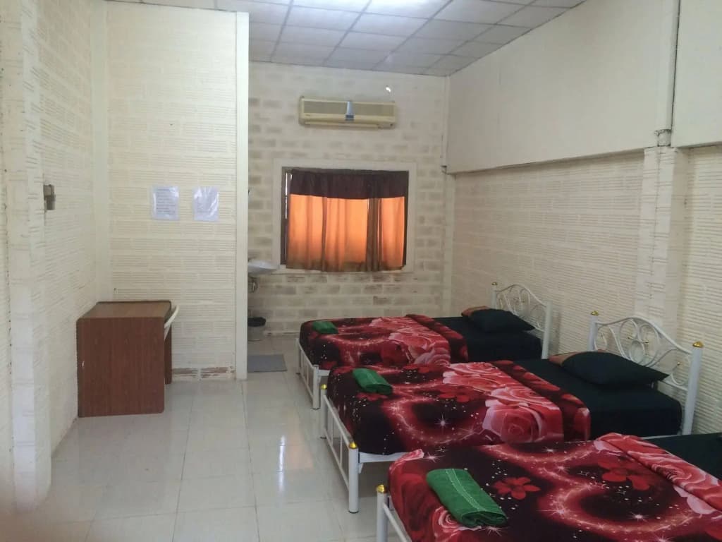 Supreeya Guesthouse - Hostel - photo 2