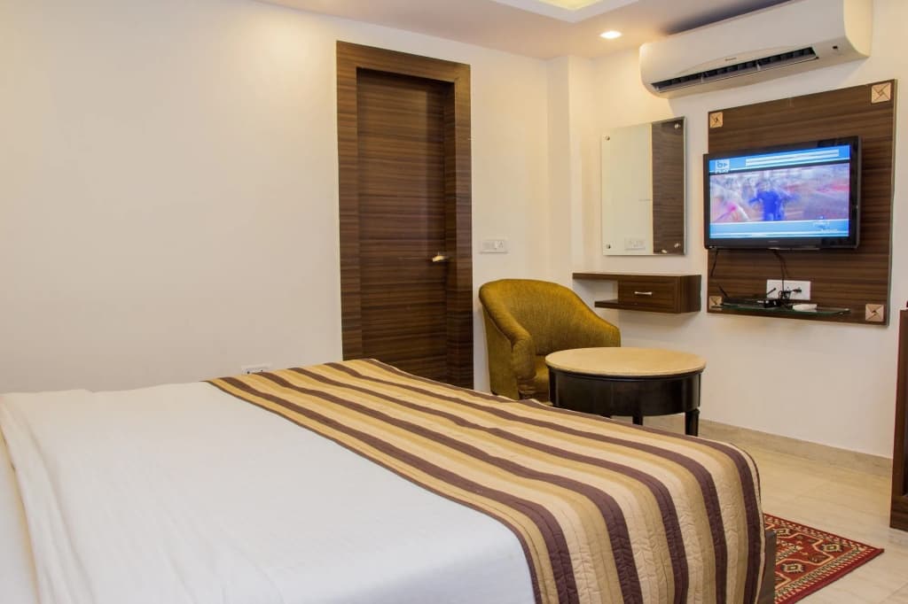 Hotel Pawan Plaza - Near BLK and Ganga Ram Hospital - Karol Bagh - photo 4