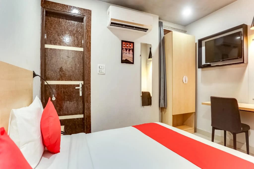 OYO 69984 Royal Inn - main photo