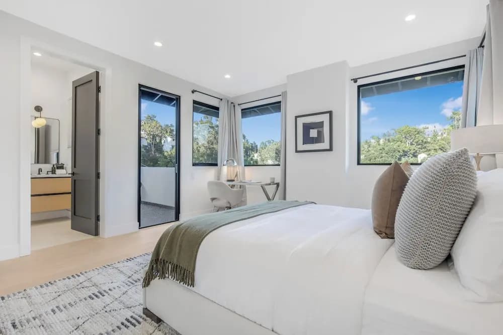 Belden Modern Villa - Iconic Hollywood Hills Retreat - photo 4