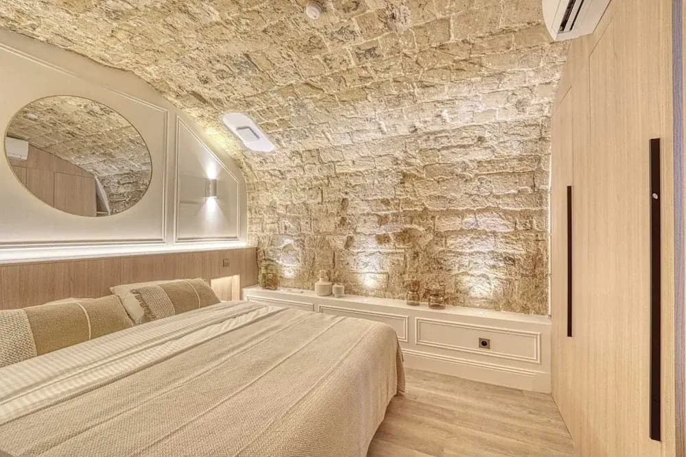 Central Historic Loft by Architect, Near Louvre - photo 3