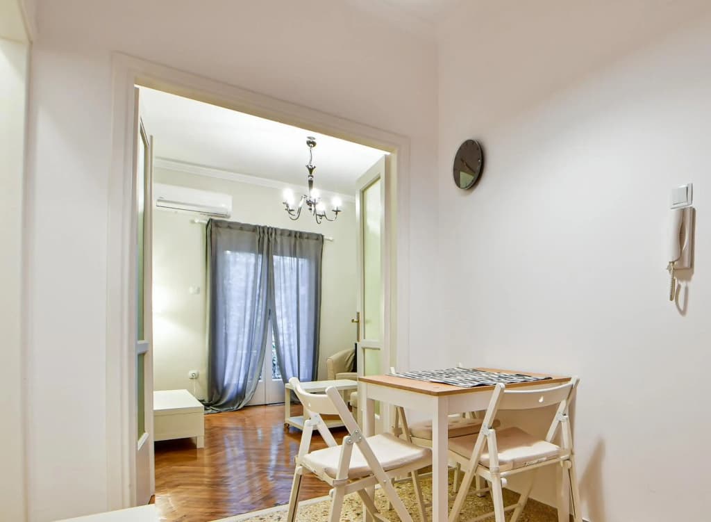 Thiras Lovely Apartment - photo 15