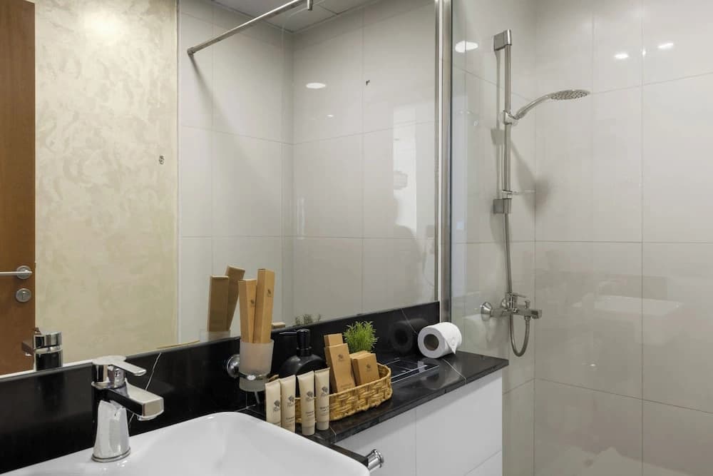 2BR Ultra Lux Canalfront Burj view - photo 9