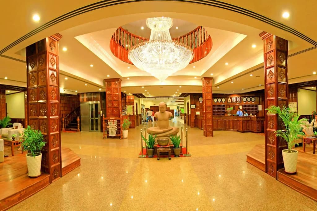 Angkor Hotel - photo 2