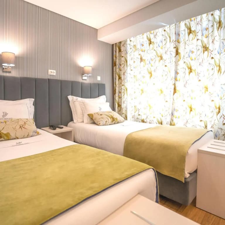 Dinya Lisbon Hotel - photo 38