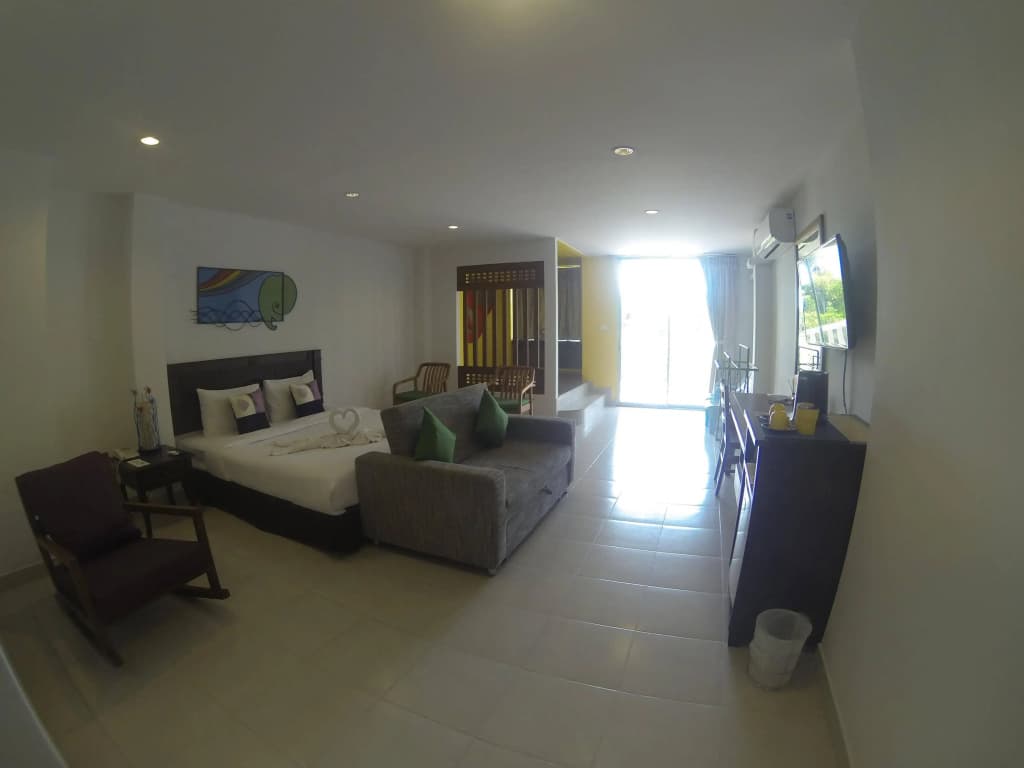 Karon Living Room - photo 1