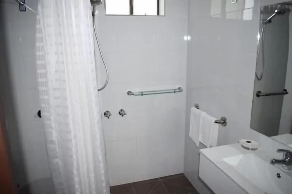 Healesville Motor Inn - photo 18