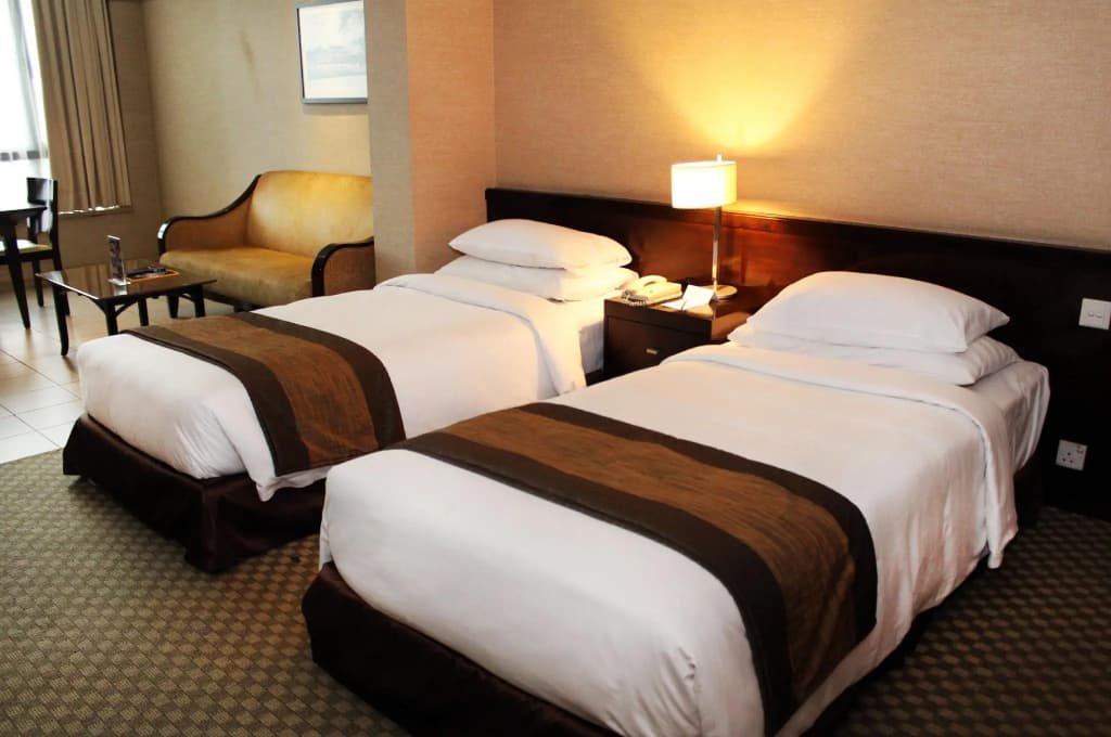 Pacific Regency Hotel Suites - photo 5
