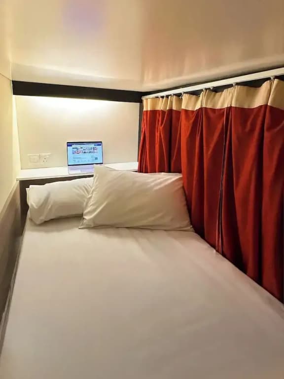 Traveller Ark Hotel & Bunks - photo 32