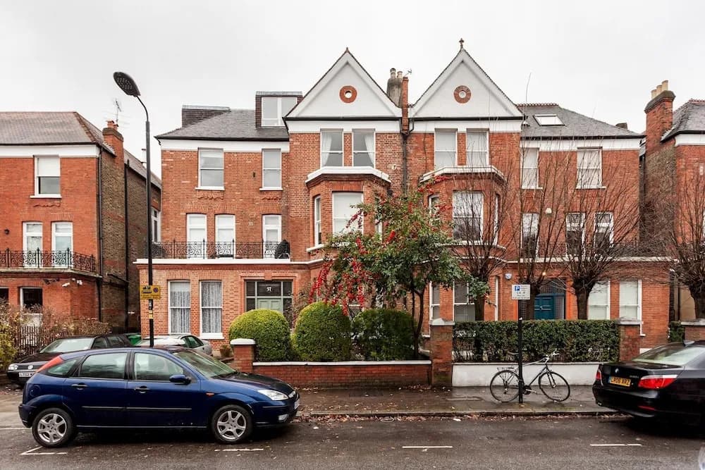 Spacious Canfield Gardens Studio - main photo