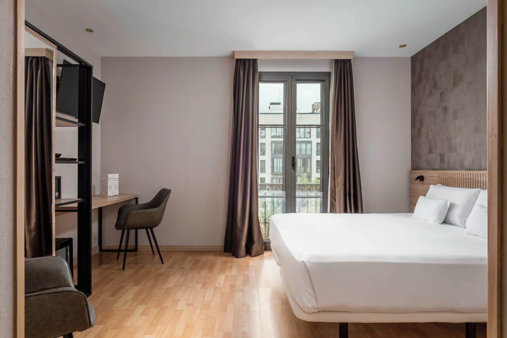 Petit Palace Eixample - photo 23