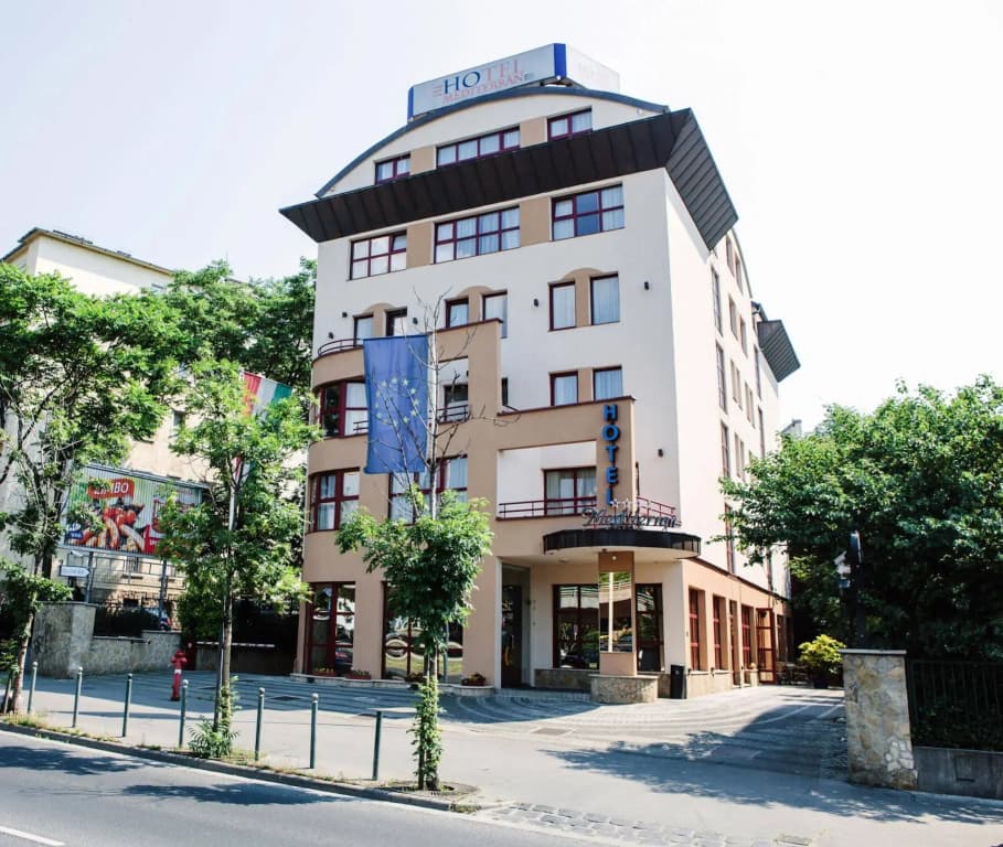 Hotel Mediterran - photo 1