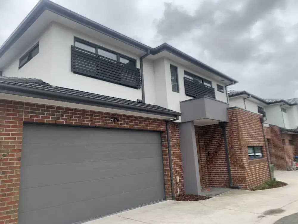 StayAU Modern 4BR Townhouse Bayswater - photo 1