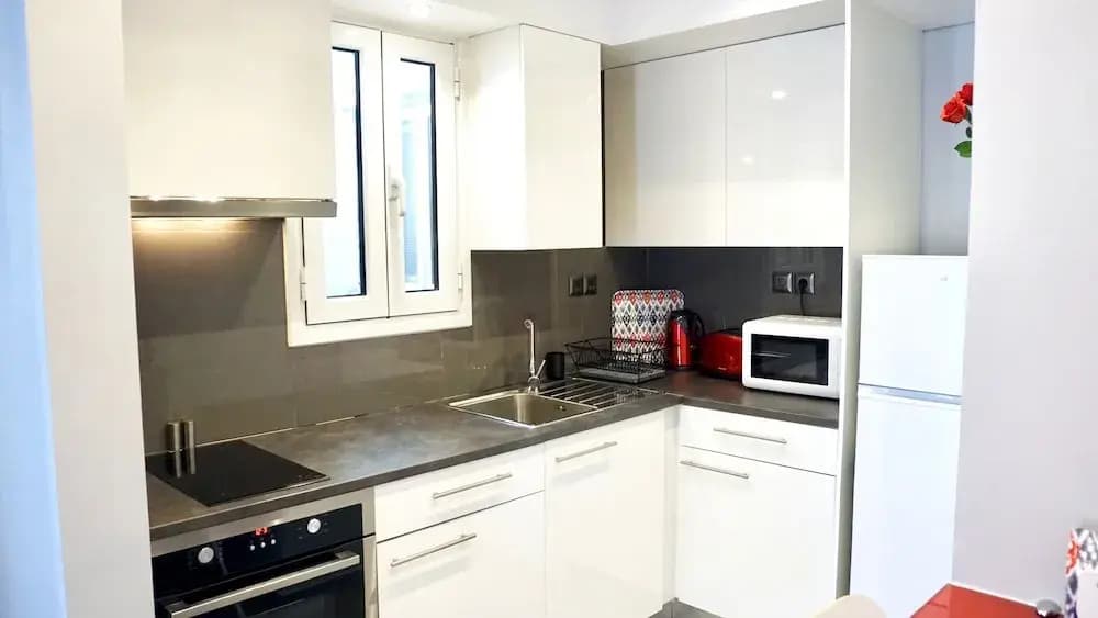 Beautiful Sunny Apt in Athens - photo 10