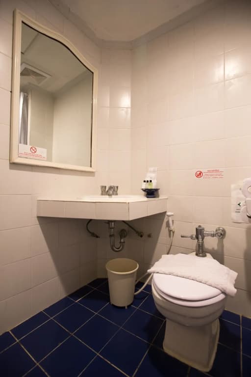 CH Hotel - photo 10