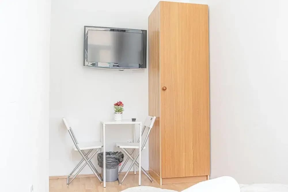 6BR Apt with Garden near Danube - photo 4