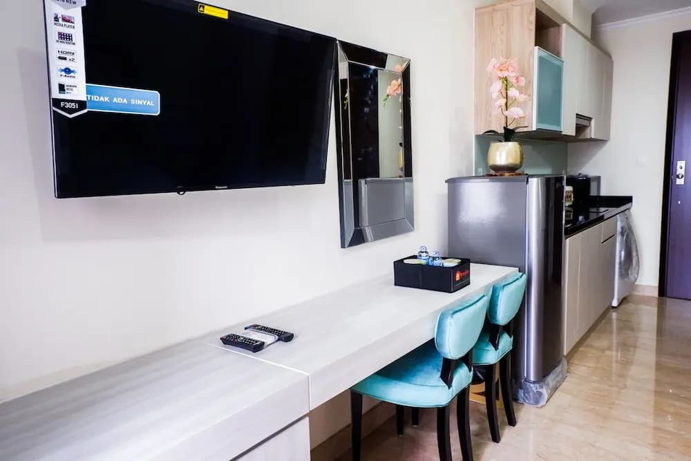 Classic Square Studio at Menteng Park Apartment - photo 16